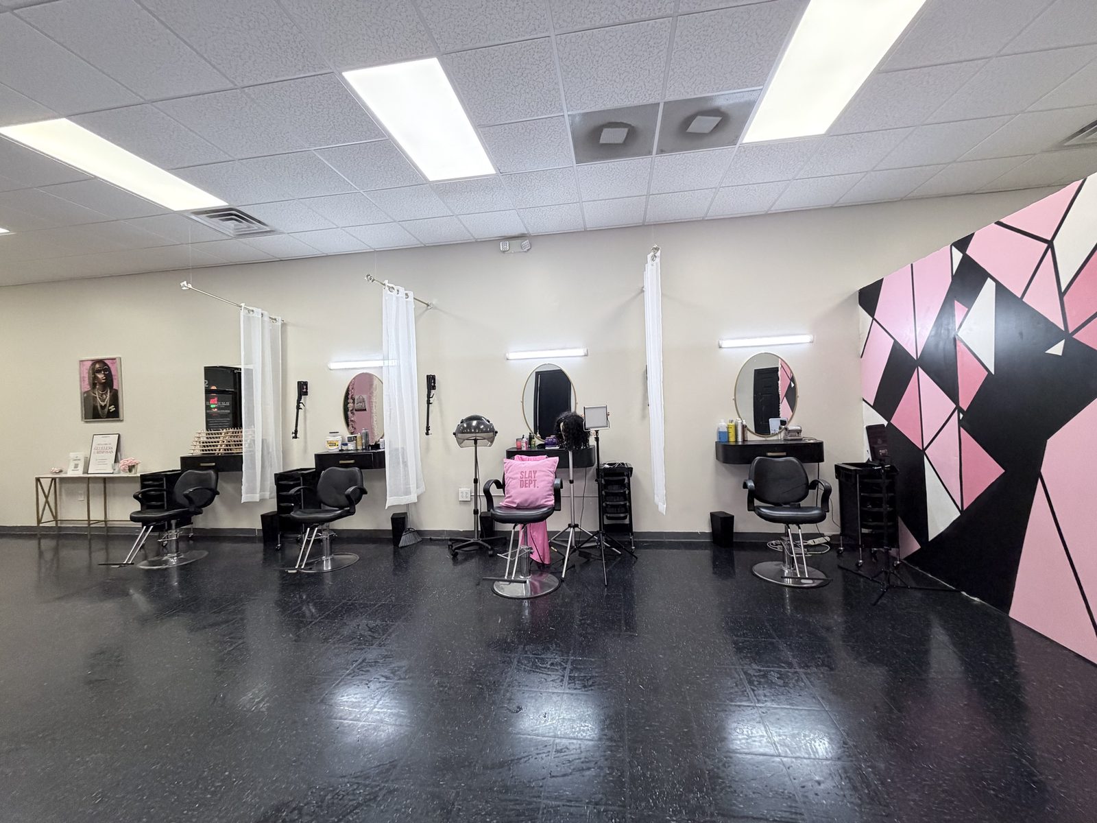 GorJess Studios booth floor, Walls, Mississippi